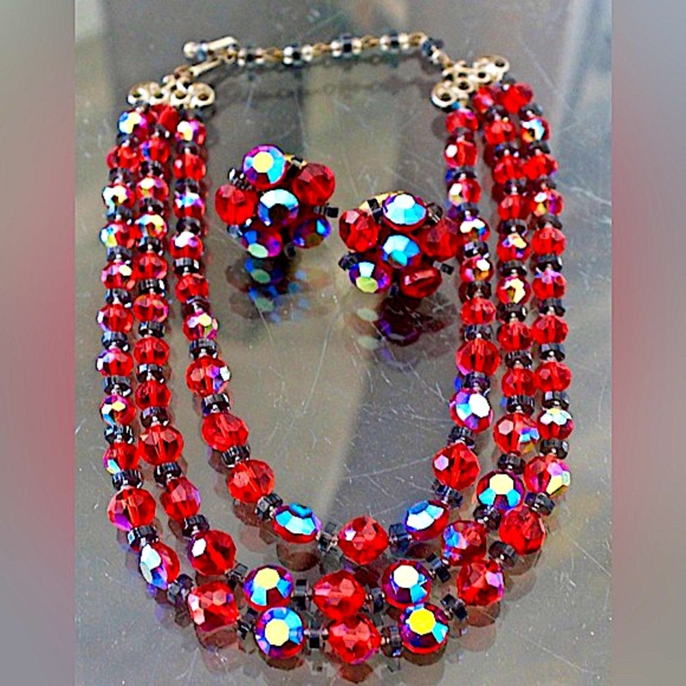 VENDOME SET VINTAGE 3 STRAND RED AURORA BOREALIS NECKLACE & CLIP EARRING